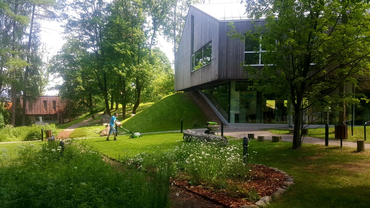 Tartu loodusmaja park